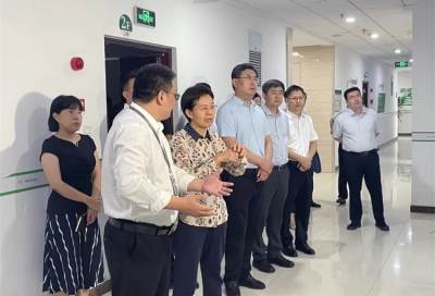 濰坊高新區(qū)黨工委書記、管委會主任趙文君一行到訪納澳集團(tuán)參觀調(diào)研